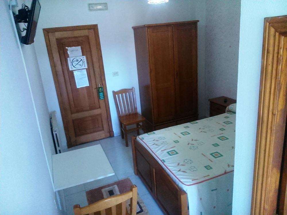 Hostal Sequeiros San Ciprián de Viñas Exterior foto