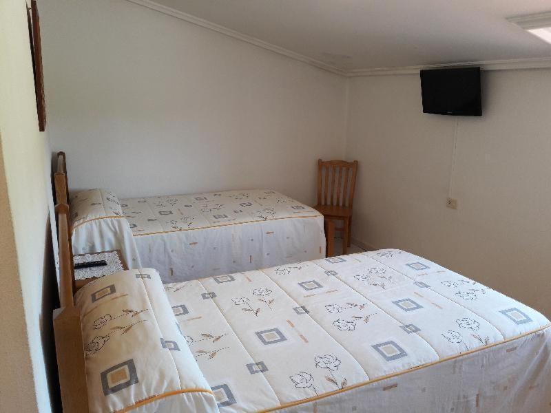 Hostal Sequeiros San Ciprián de Viñas Habitación foto