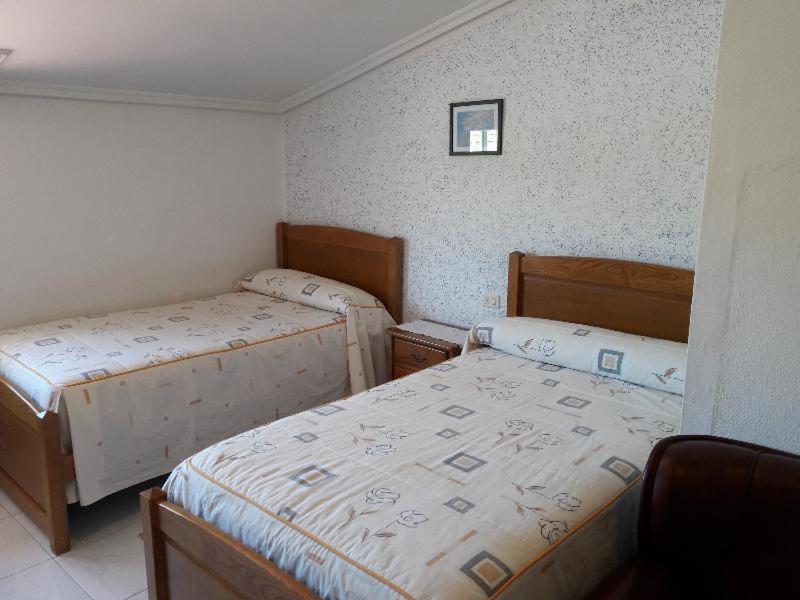 Hostal Sequeiros San Ciprián de Viñas Habitación foto