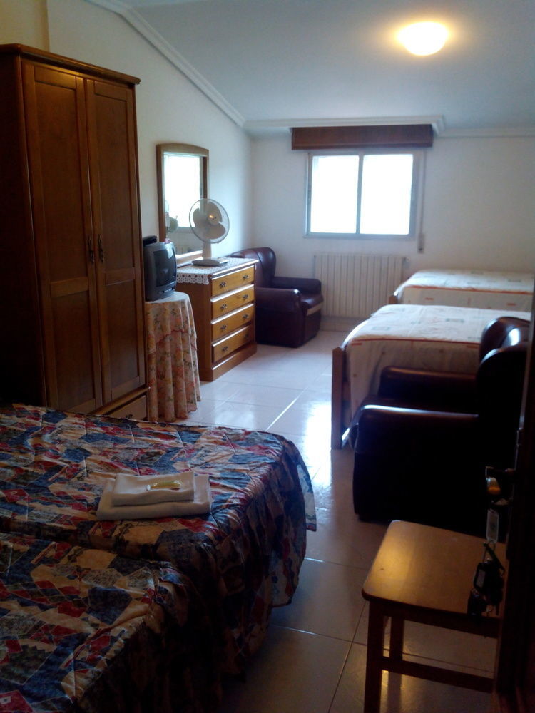 Hostal Sequeiros San Ciprián de Viñas Exterior foto